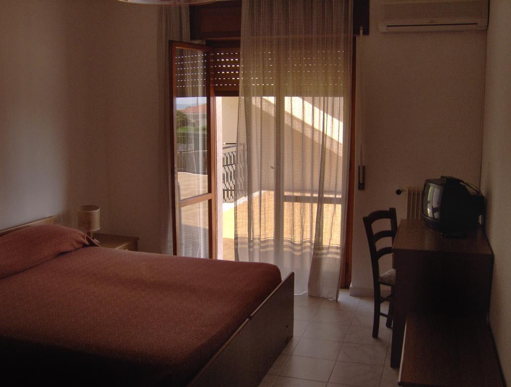 Hotel Svizzero Sangineto Ruang foto
